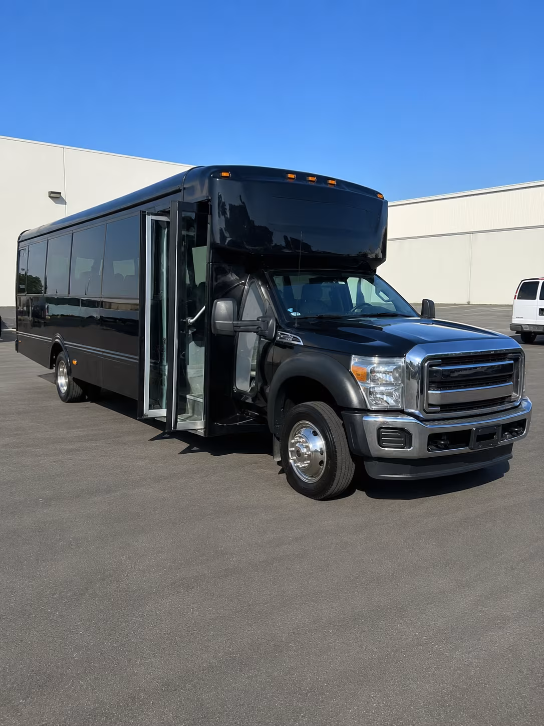 Atlanta Birthday, Sweet 16, & Quinceañera Transportation party bus exterior
