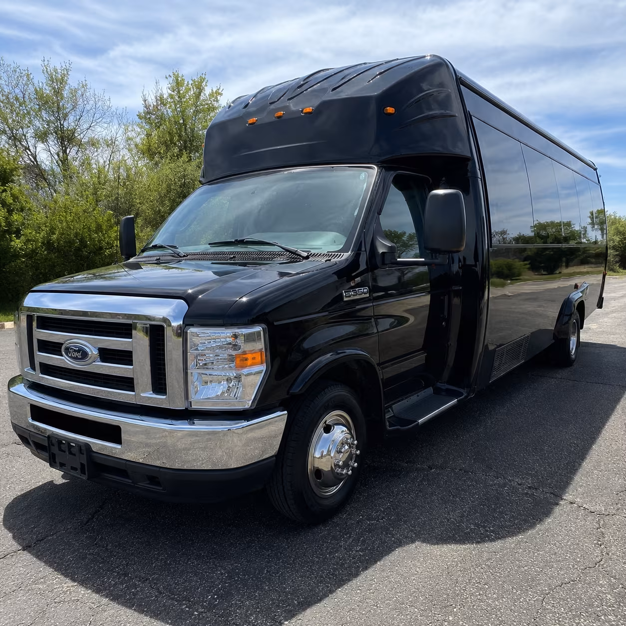 Atlanta Winery Tour & Pub Crawl Transportation party bus exterior